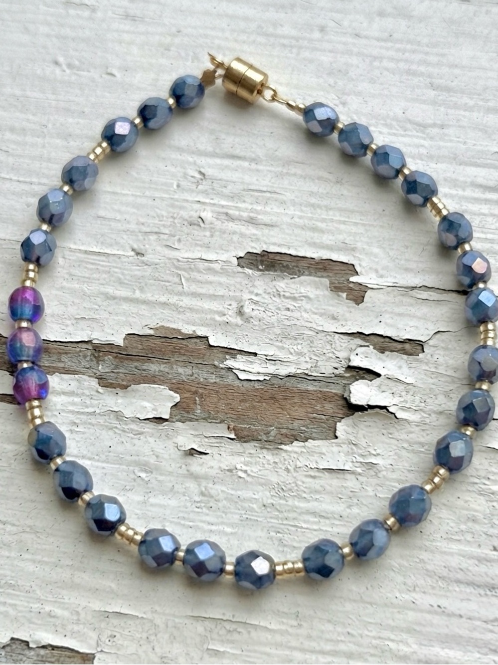 Dainty Shades of Metallic Blue & Gold Toned Beaded Bracelet